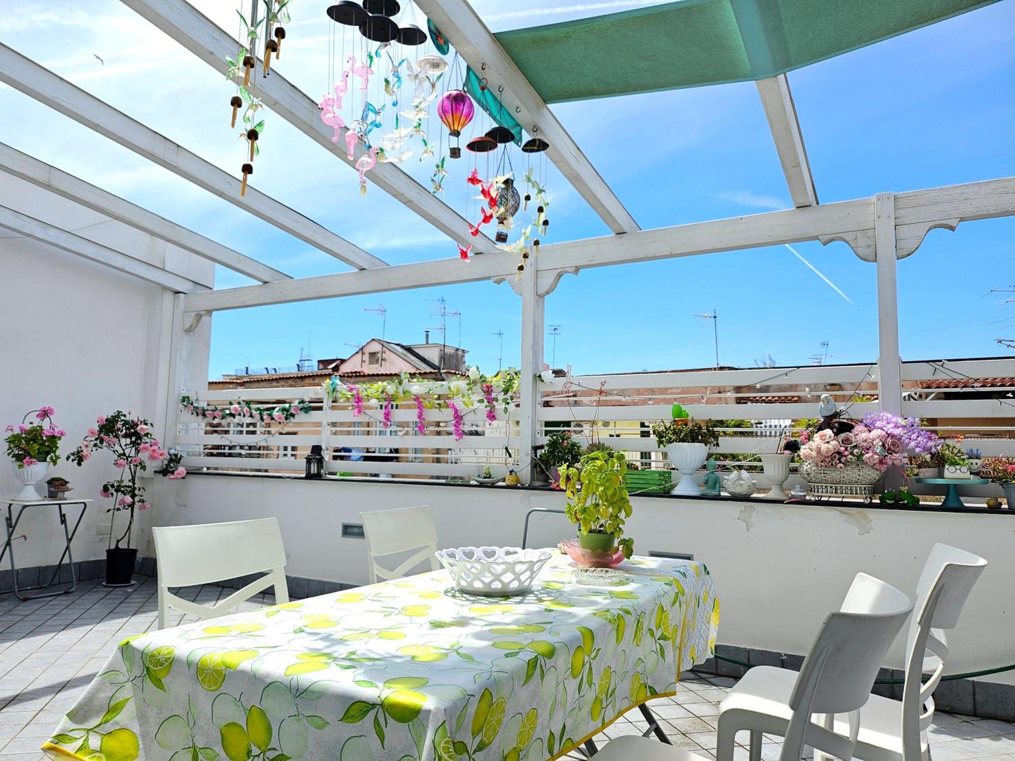 Sky-Terrace In Central Station, 3 Bedrooms Naples Exterior photo